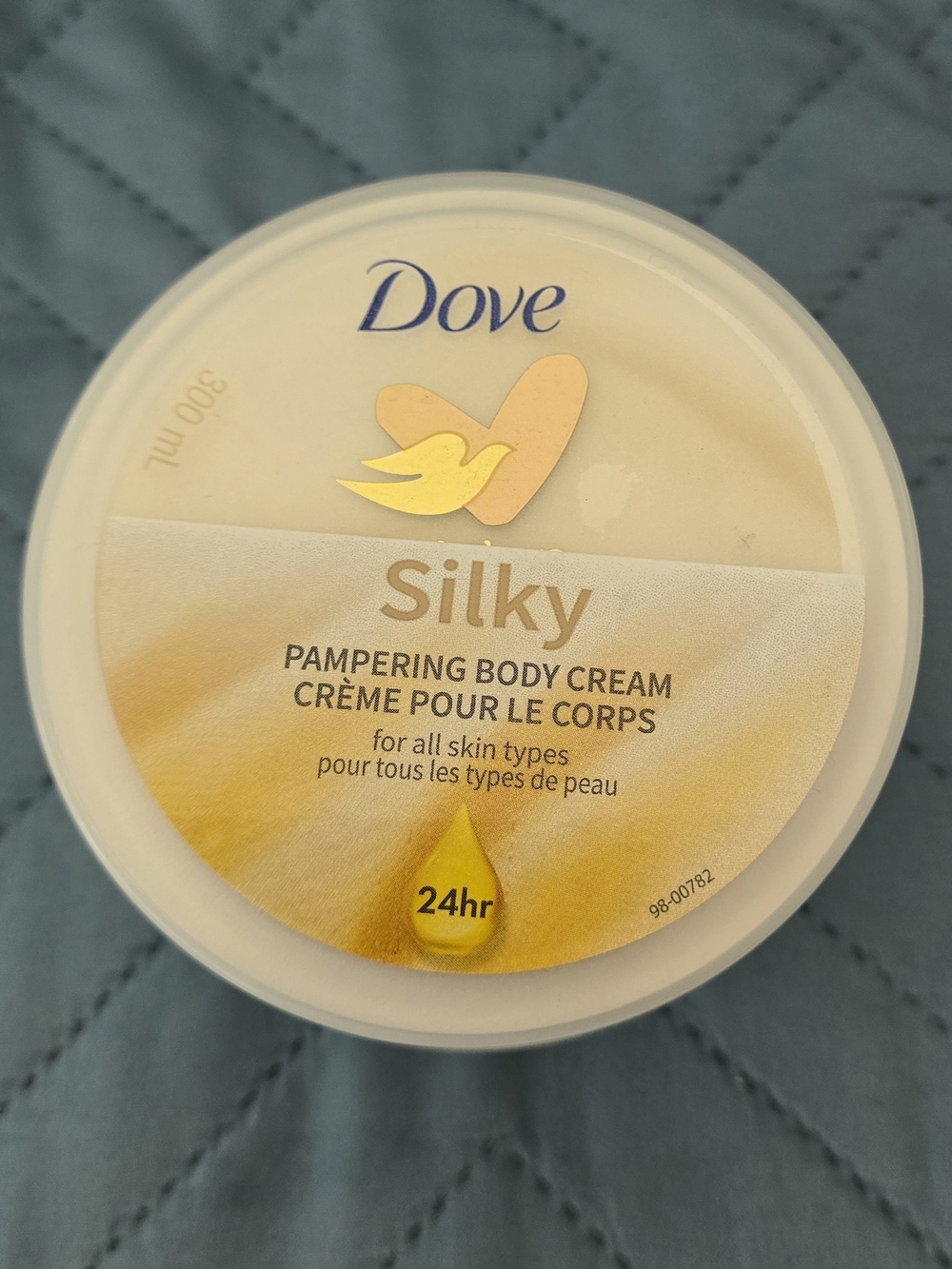Dove Silky Pampering Body Cream - Cream/Yellow
